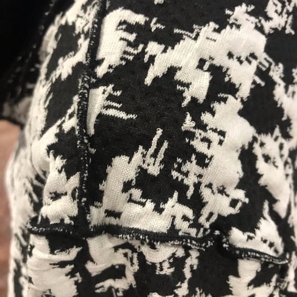 Cape - Picture 3 of 4